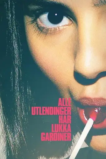 Film: Alla utlänningar har fördragna gardiner