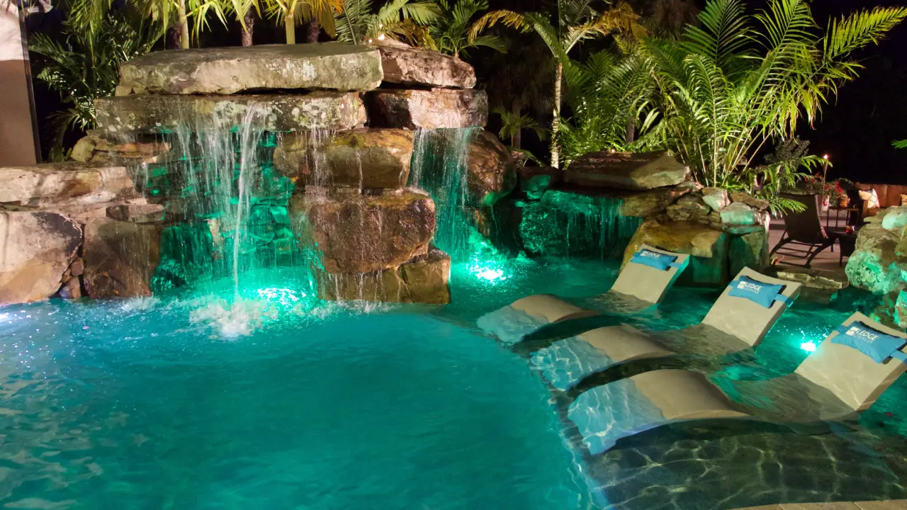 Animal Planet - Insane Pools: Off the Deep End