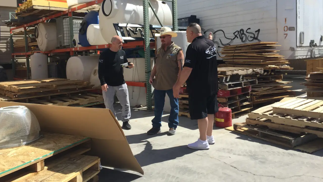 Animal Planet - Tanked