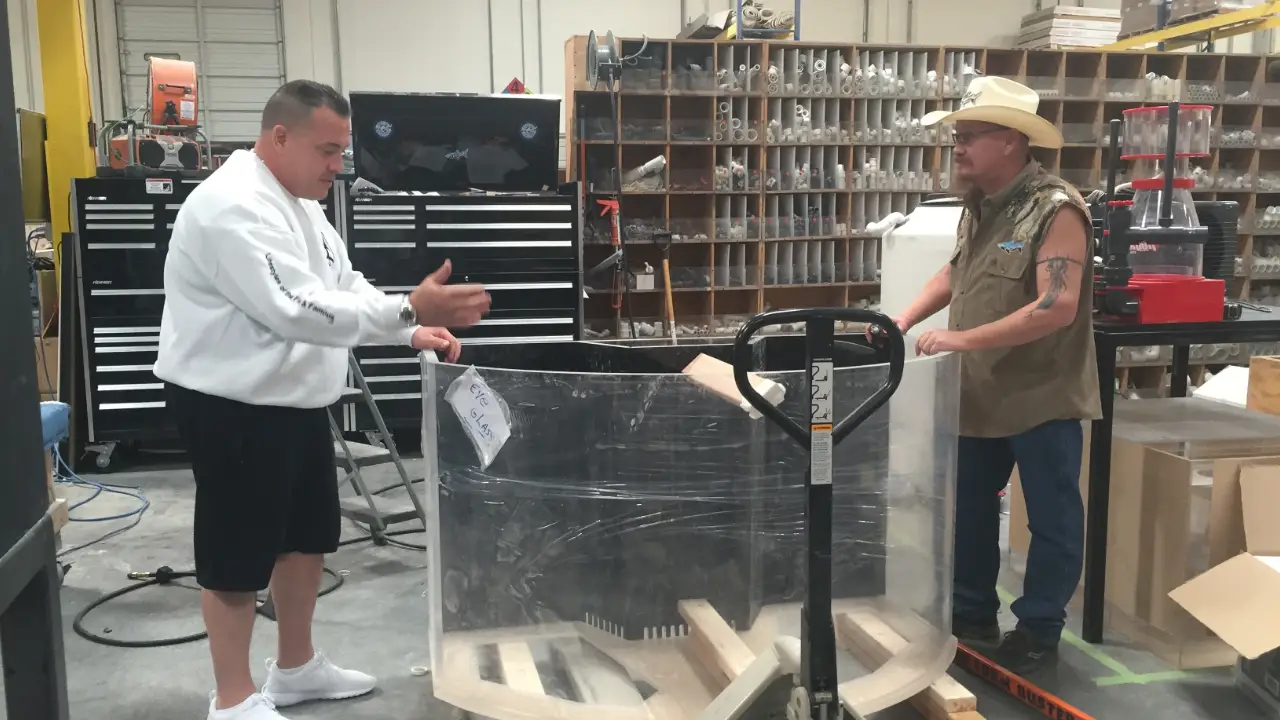 Animal Planet - Tanked