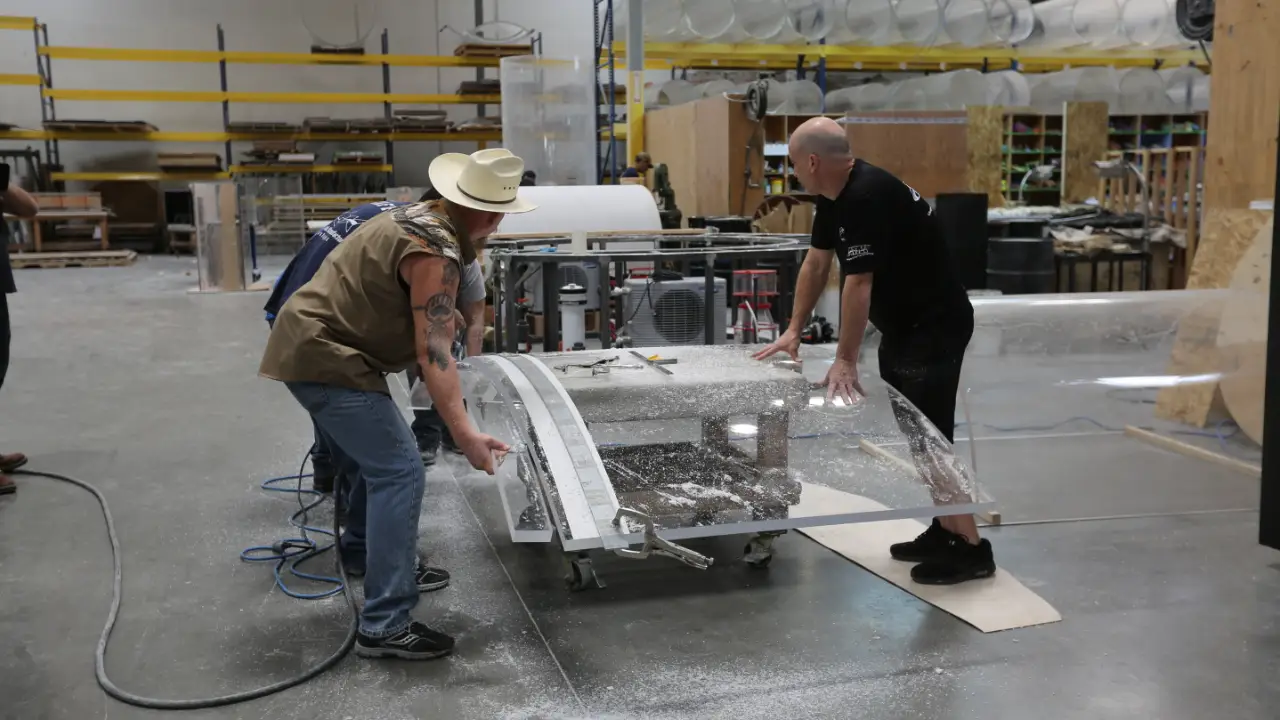 Animal Planet - Tanked