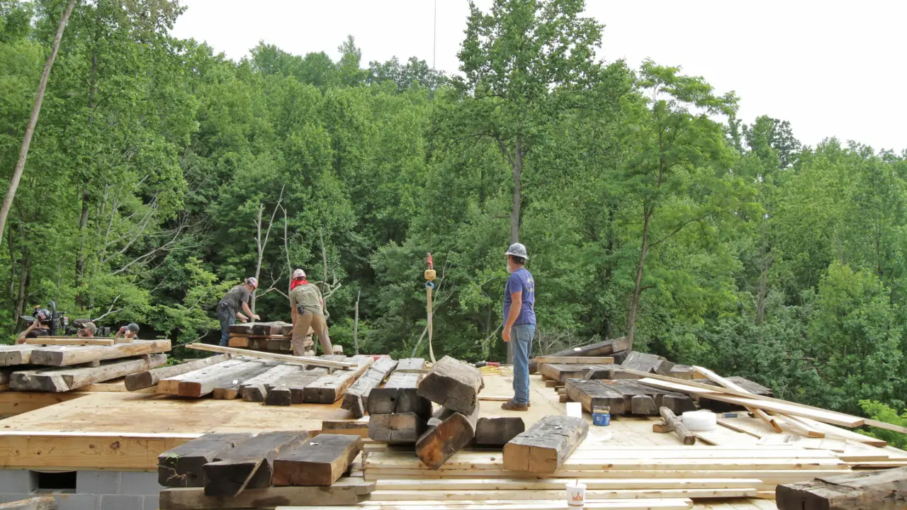 Discovery Channel - Barnwood Builders