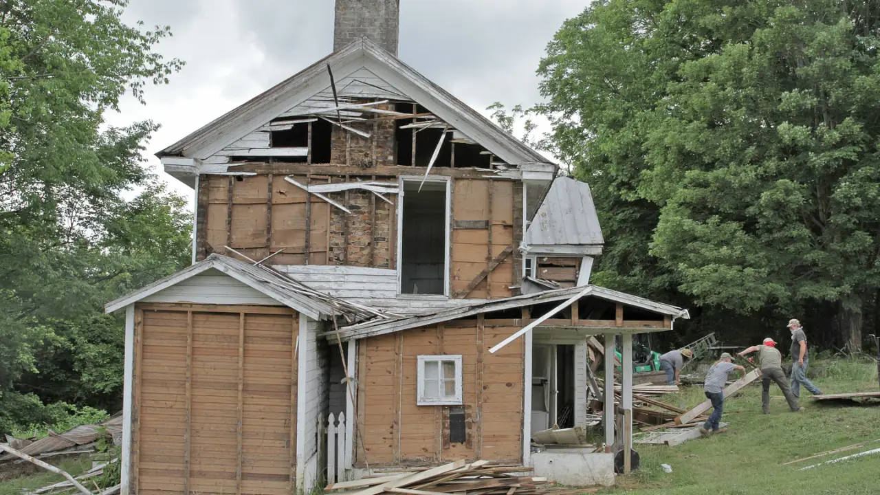 Discovery Channel - Barnwood Builders 