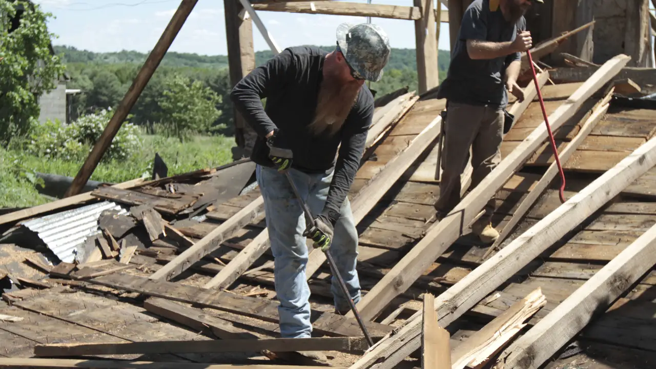 Discovery Channel - Barnwood Builders