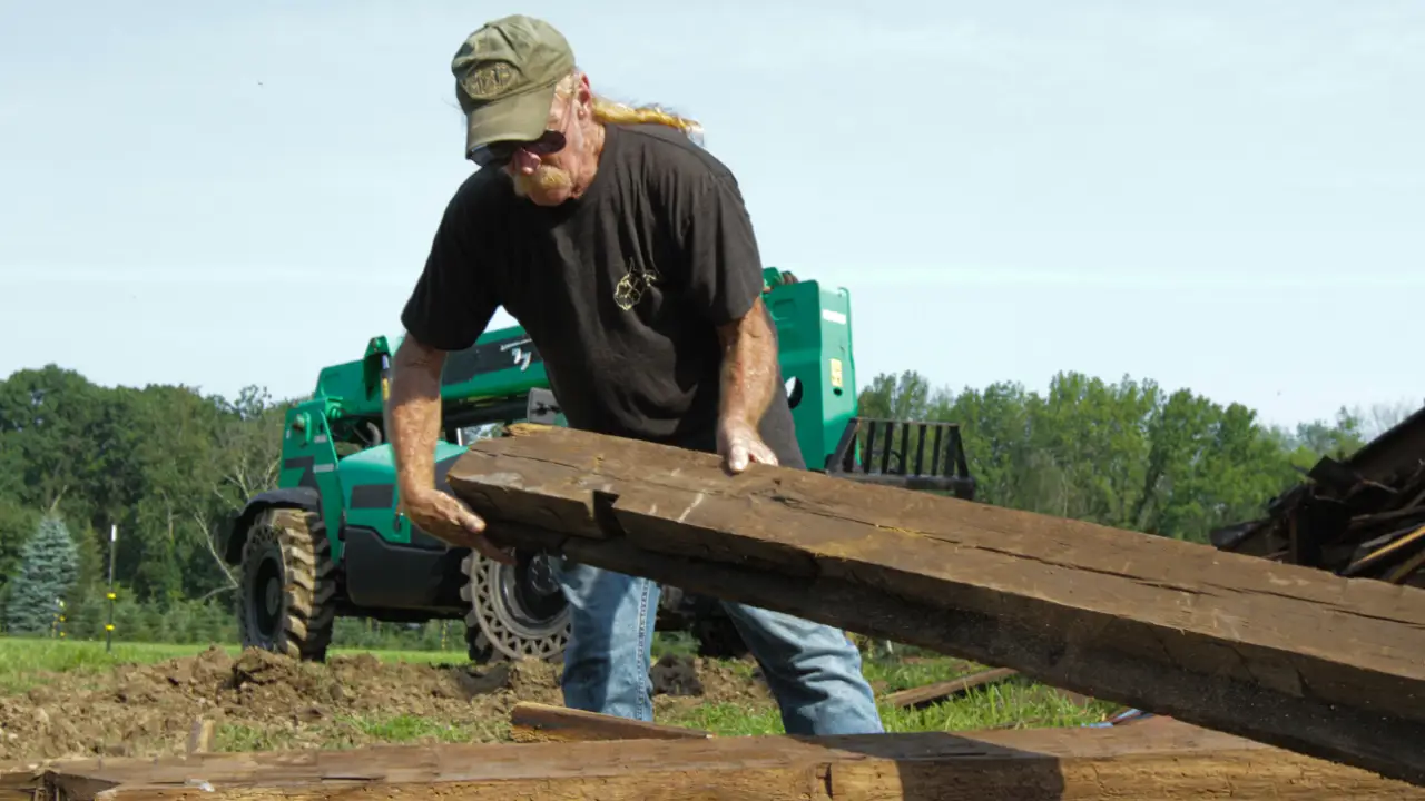 Discovery Channel - Barnwood Builders