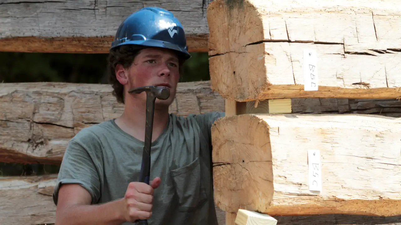 Discovery Channel - Barnwood Builders