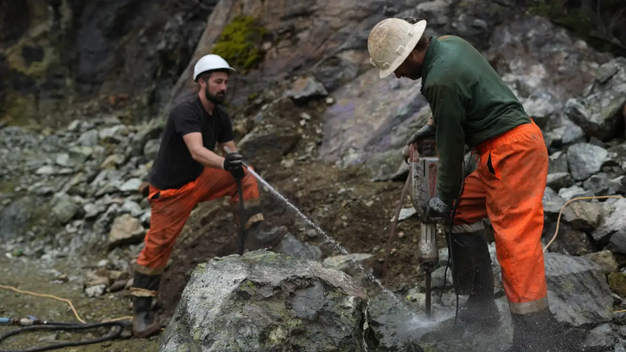 Discovery Channel - Outback Crystal Hunters