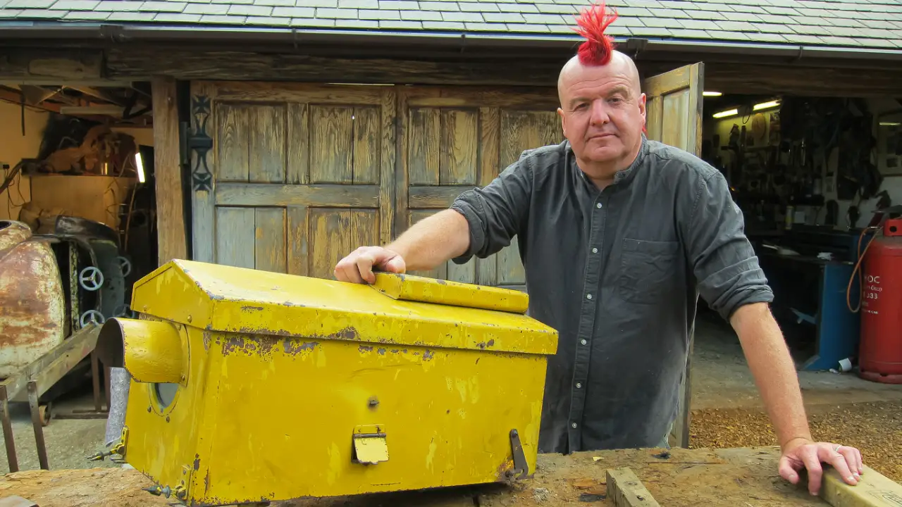 Discovery Channel - Salvage Hunters: The Restorers