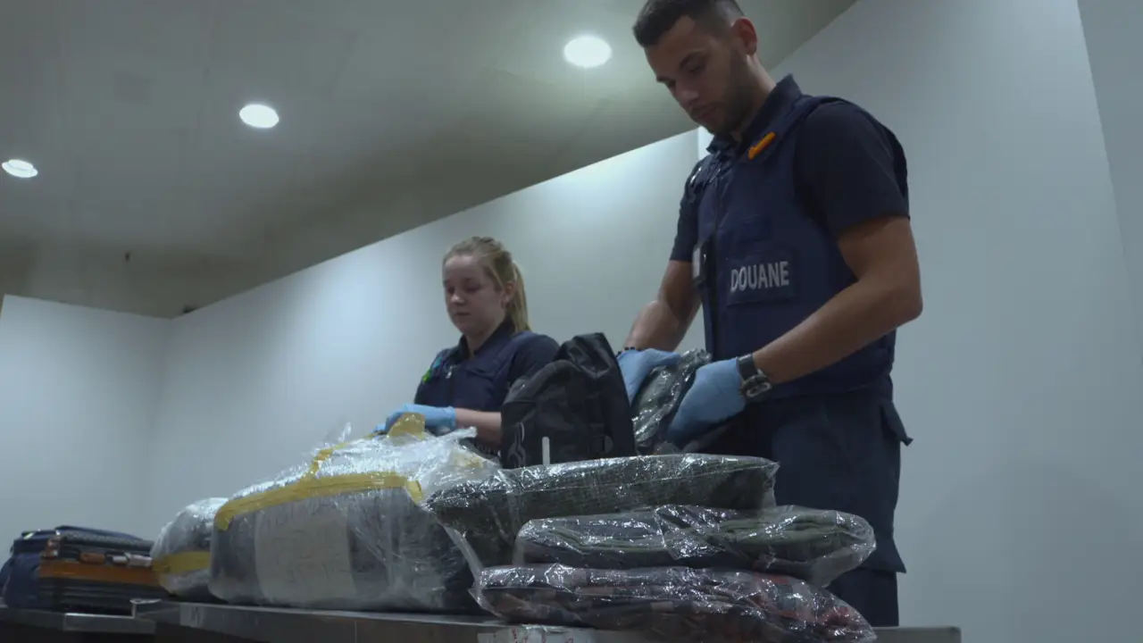 Investigation Discovery - Border Control: Europe