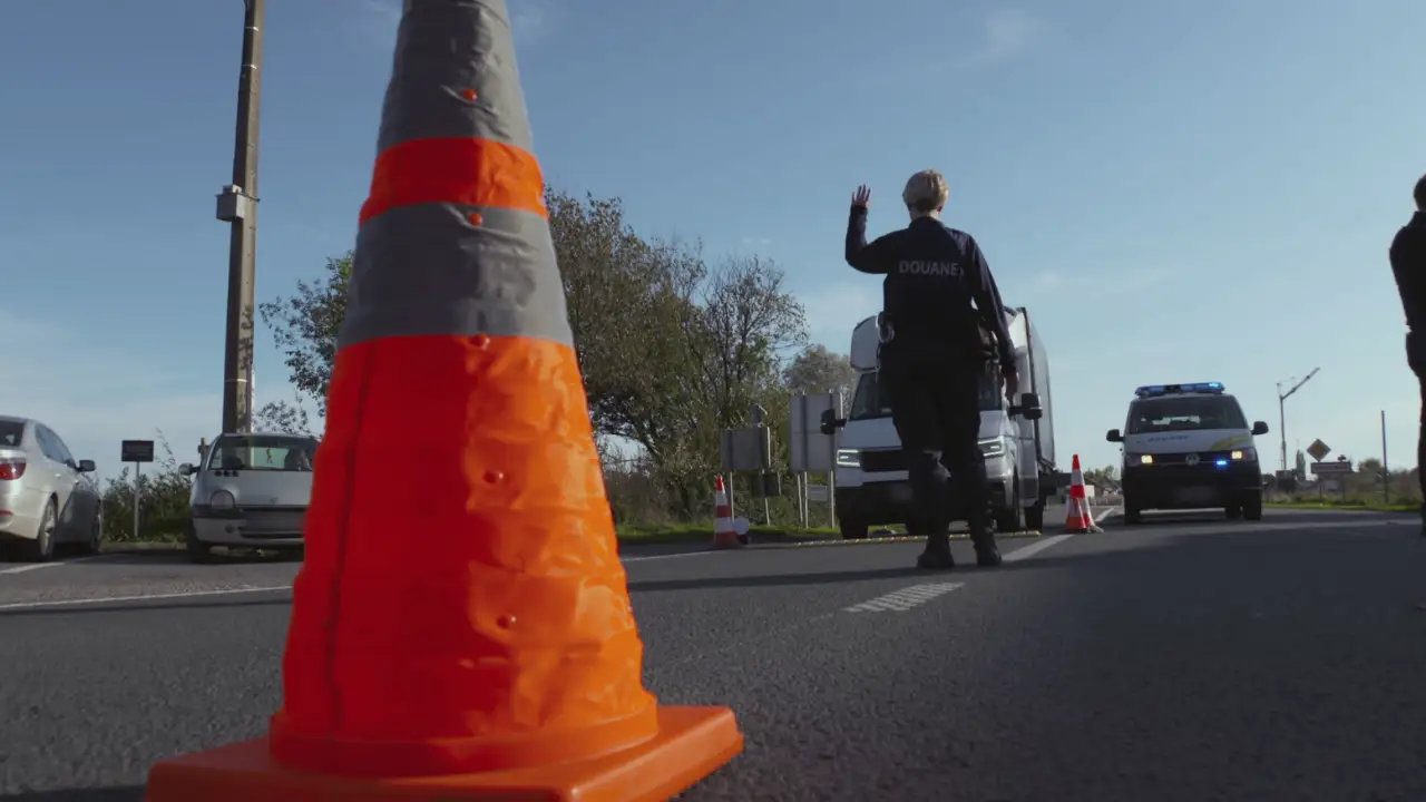 Investigation Discovery - Border Control: Europe