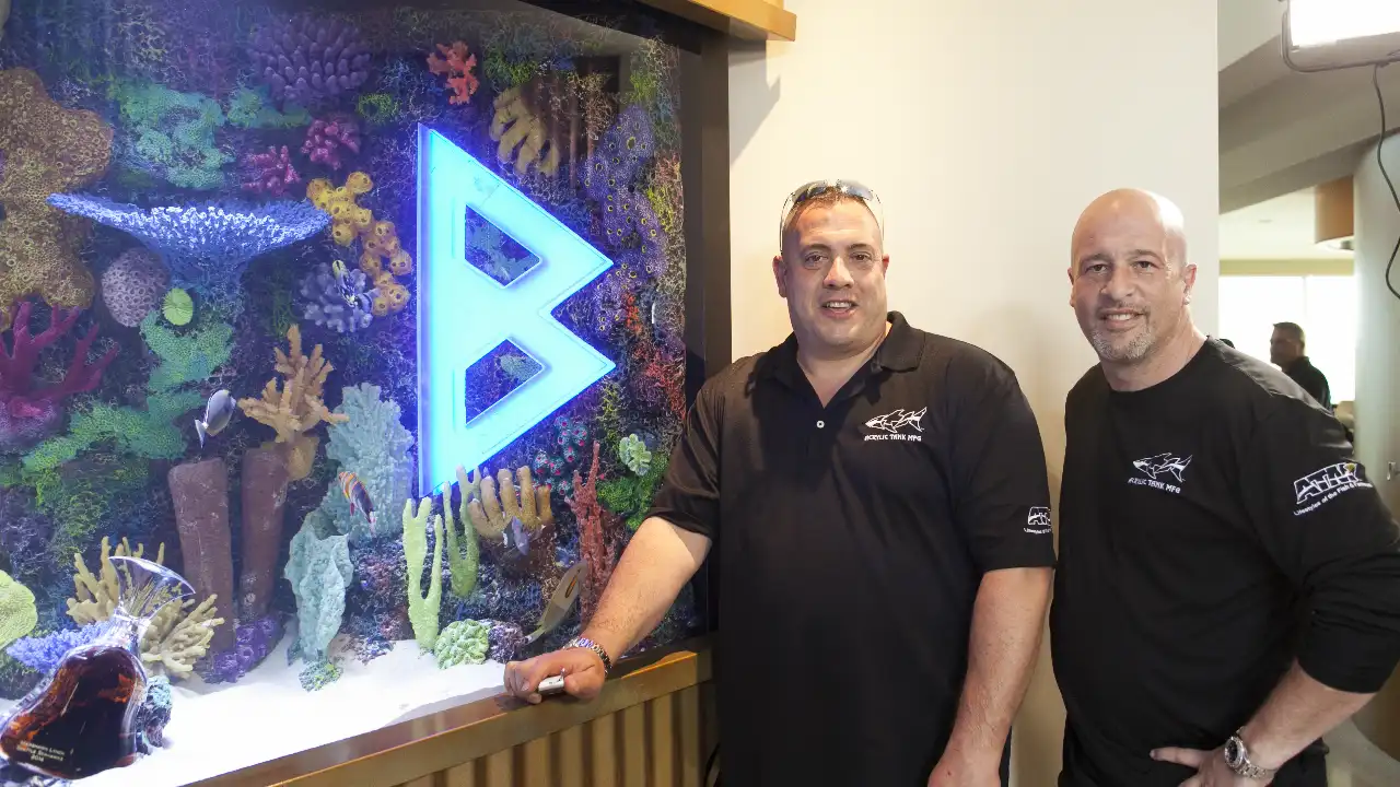 Animal Planet - Tanked