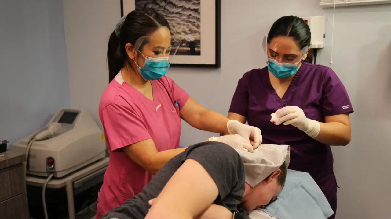 TLC - Dr. Pimple Popper: Pop Ups