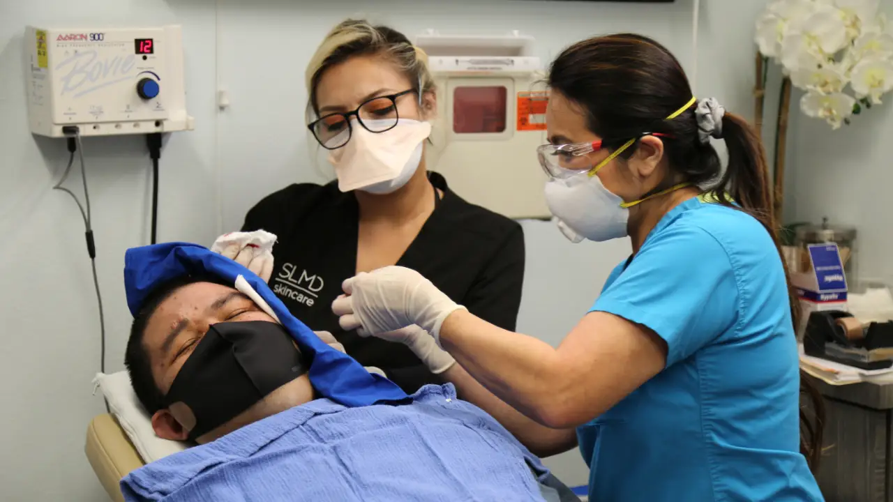 TLC - Dr. Pimple Popper: Pop Ups
