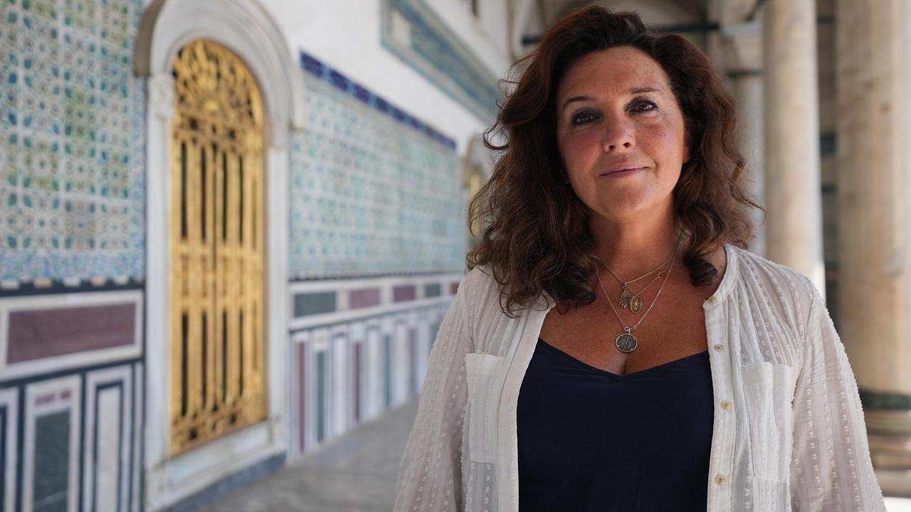 Viasat History - Skatter med Bettany Hughes